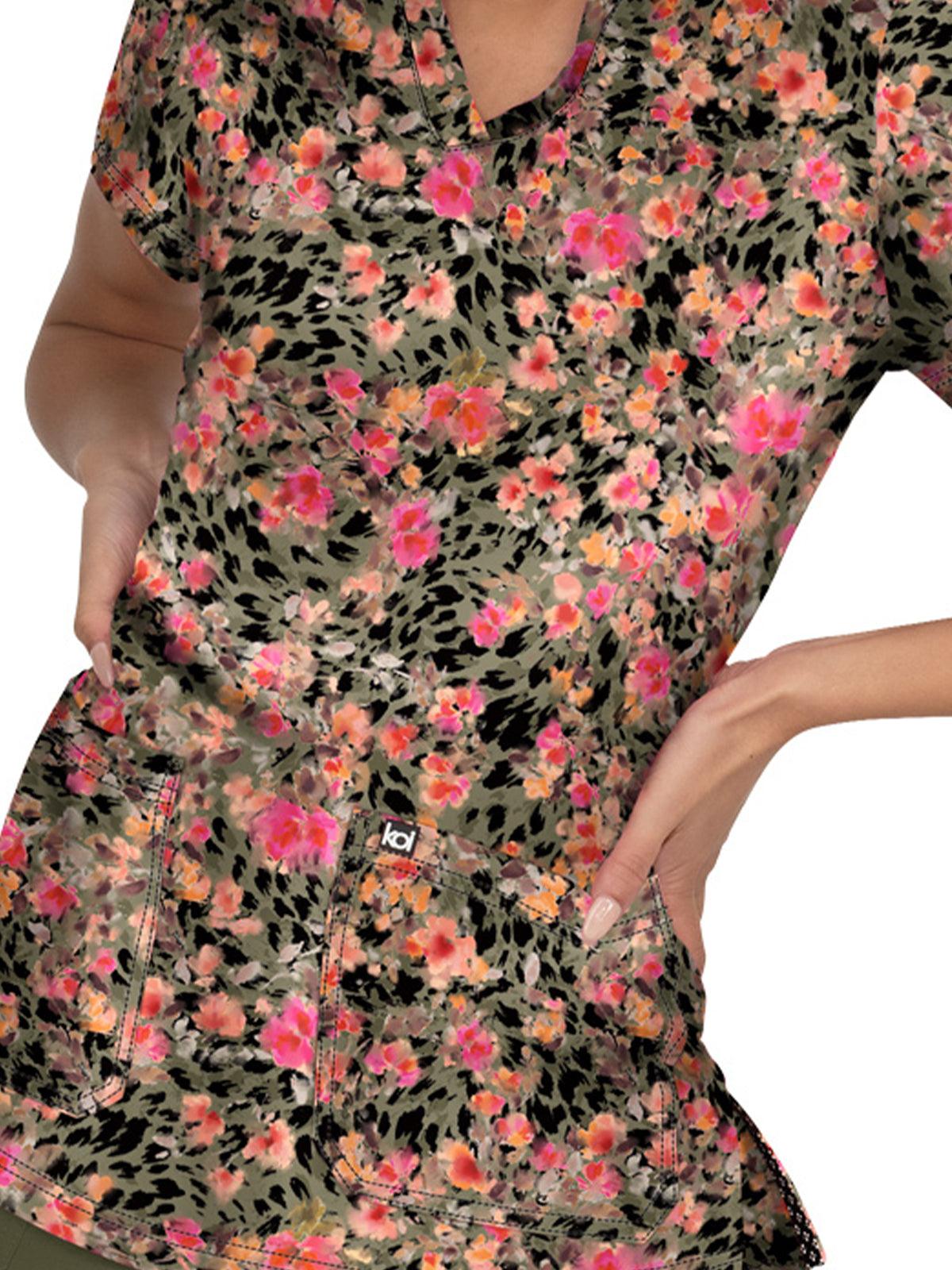 Women's 2-Pocket Print V-Neck Early Energy Top - 1029PR - Wildflower Mirage