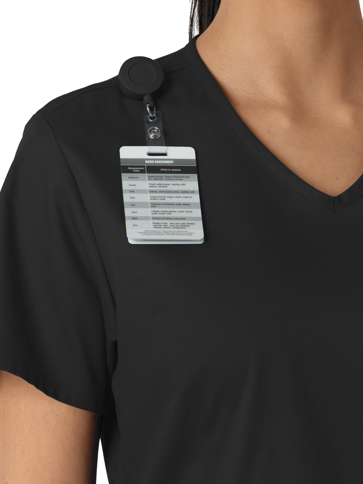 Women's Three-Pocket Curved V-Neck Top - 106 - Black