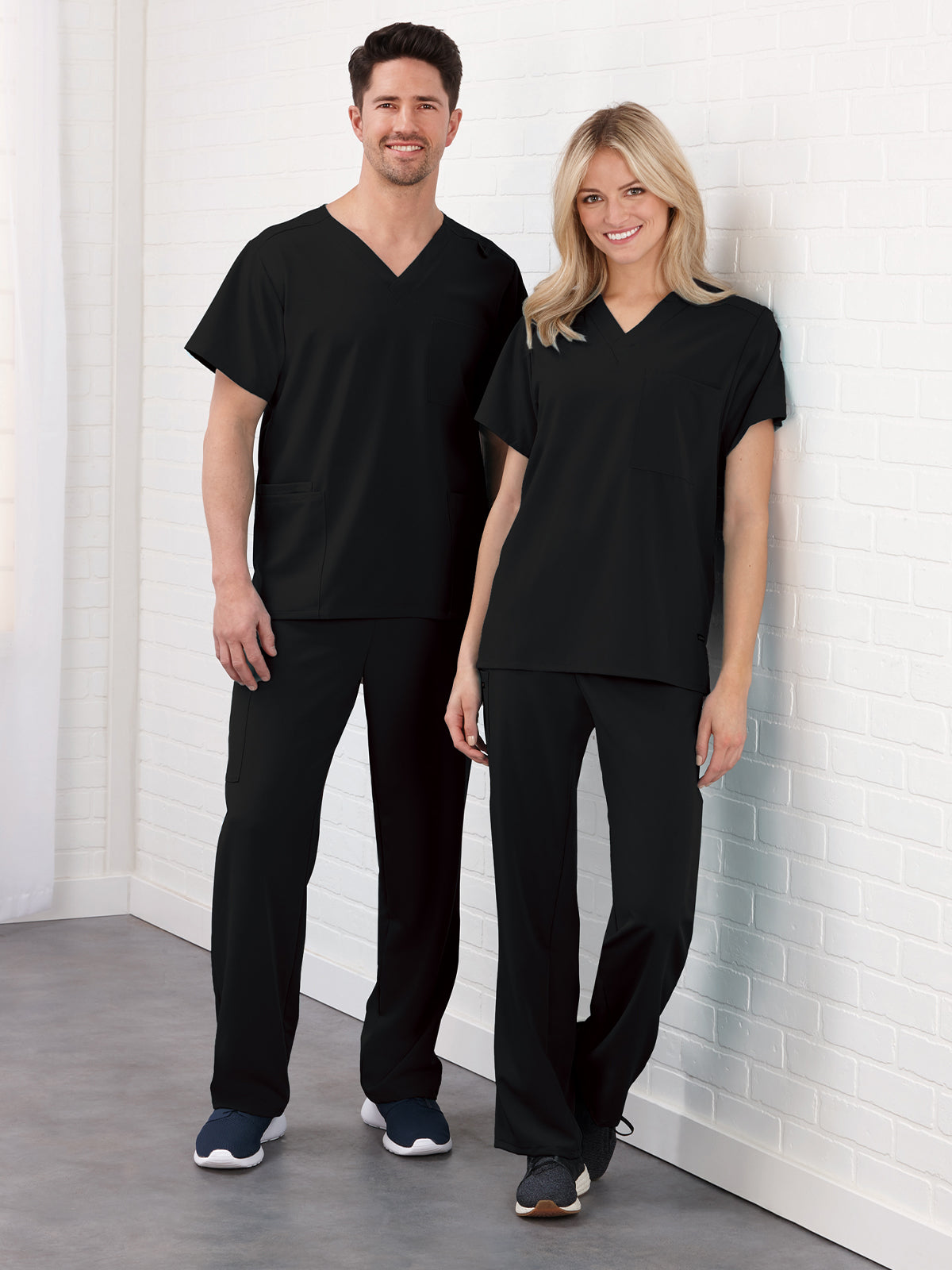 Unisex 4-Pocket V-Neck Top - 2371 - Black