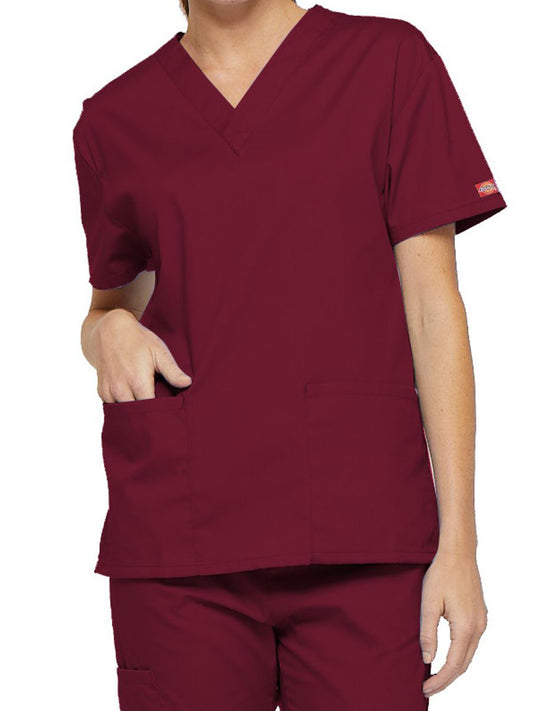 Women's 2-Pocket V-Neck Top - 86706 - Wine