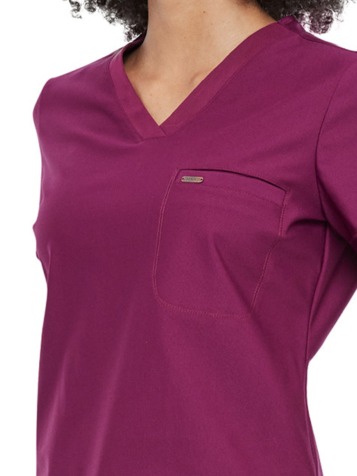 Women's 1-Pocket Tuckable V-Neck Top - CK819 - Wine